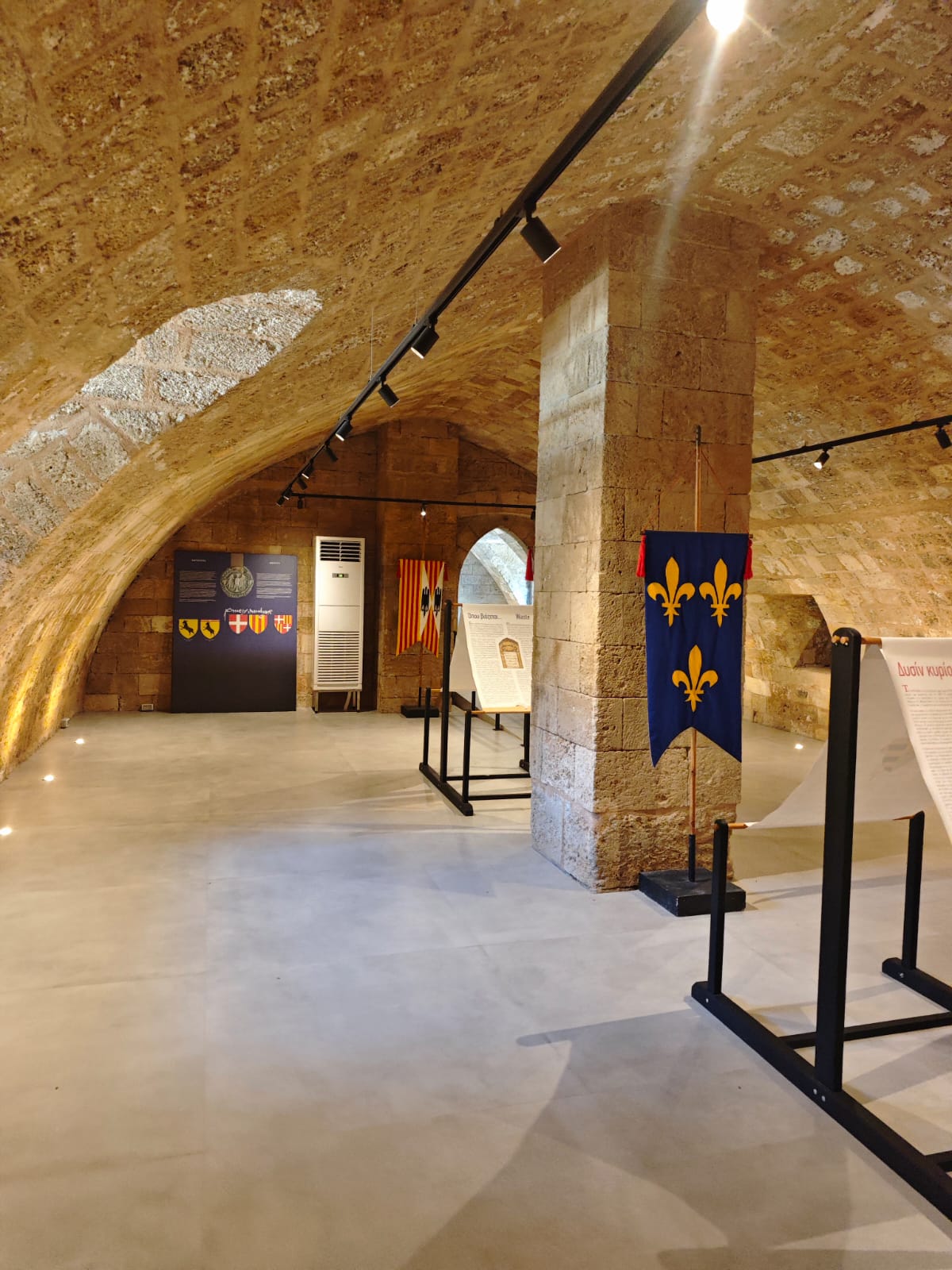 Expozice v historické stavbě — prostředí, pro které navrhujeme řízené klima
